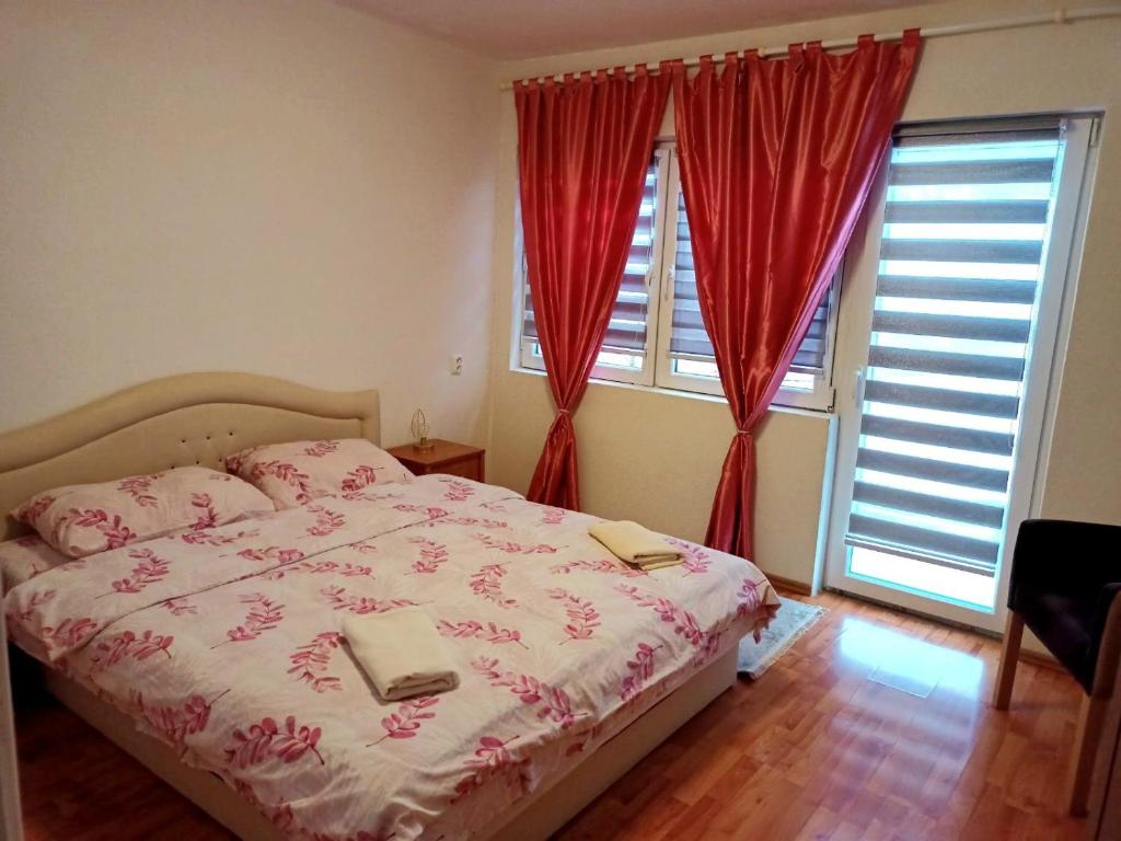 Room 3 - Queen Bed